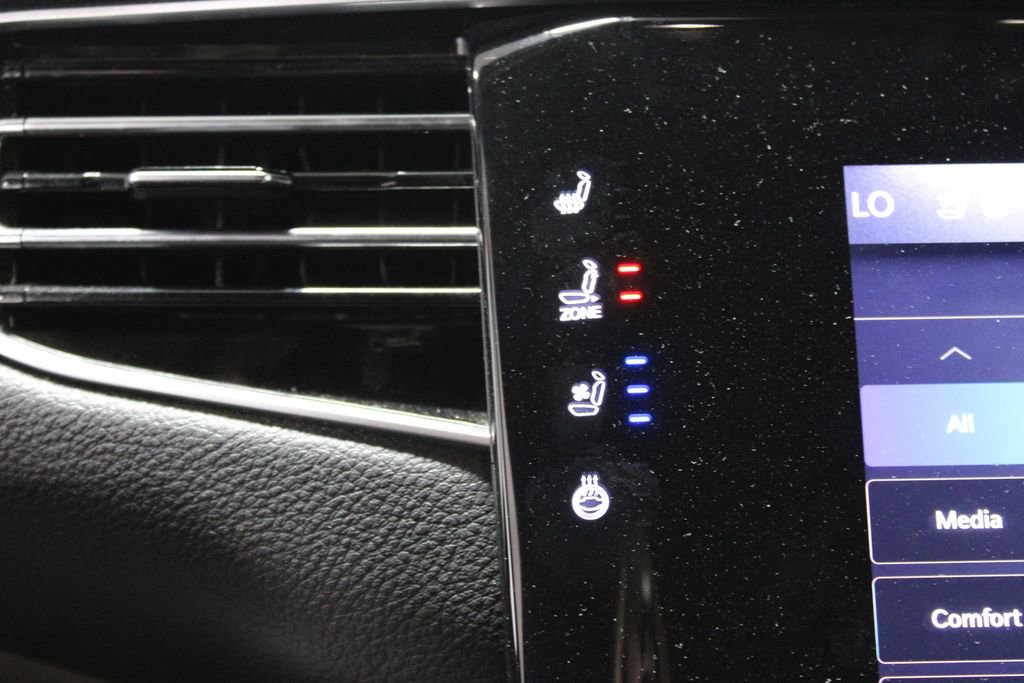 Used 2024 Jeep Wagoneer Series III AWD/4WD image 59