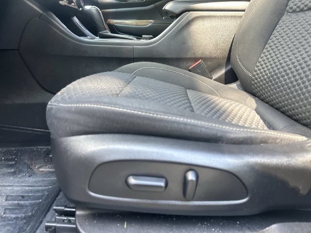 Used 2017 GMC Acadia SLE AWD/4WD image 16