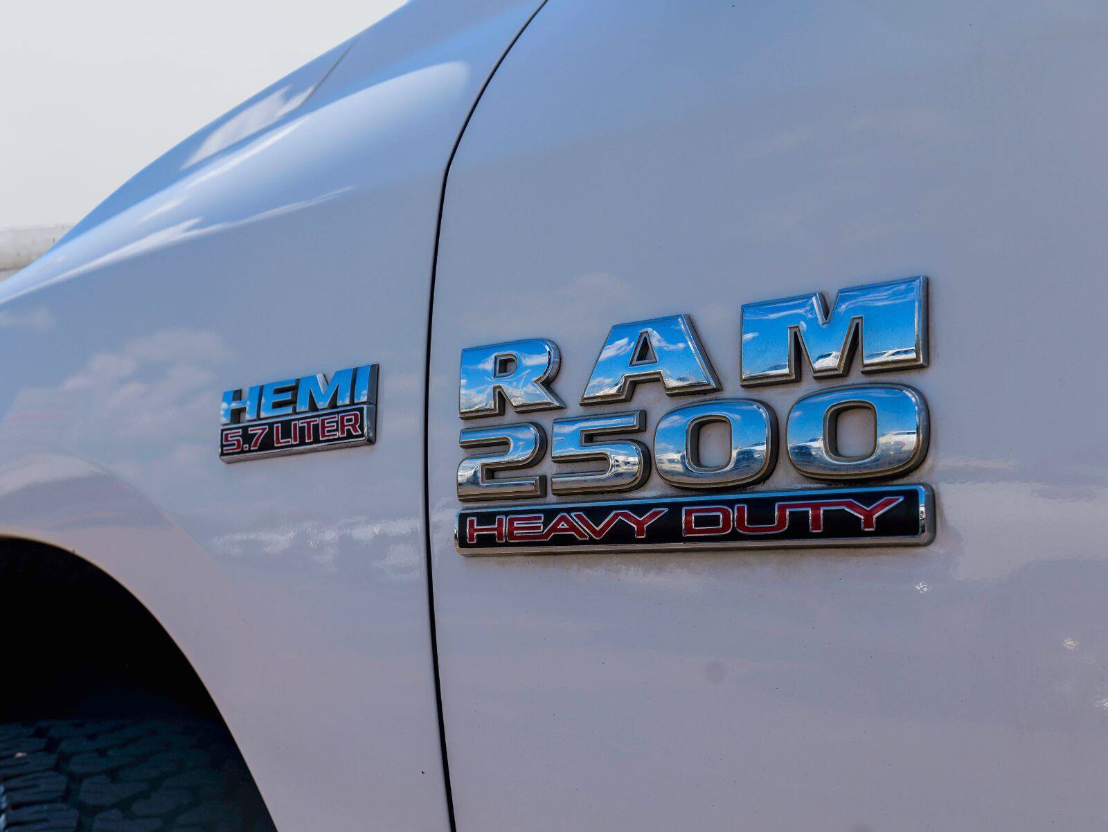 Used 2024 RAM 2500 Big Horn AWD/4WD image 3