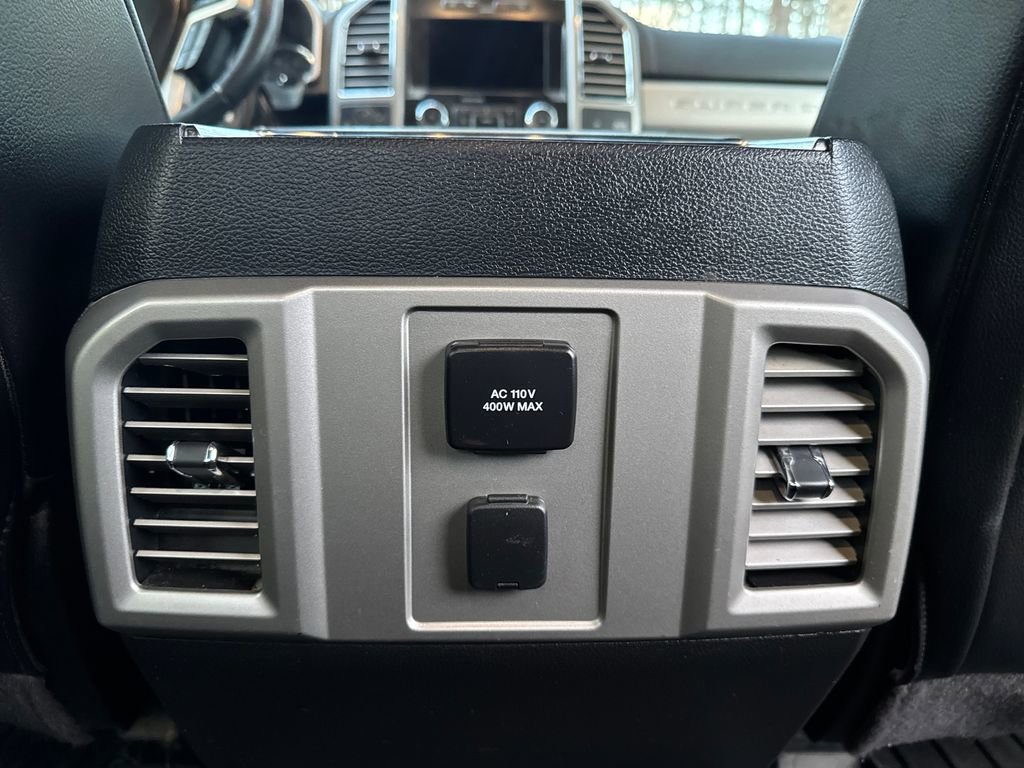 Used 2017 Ford F250 Lariat w/ Lariat Value Package AWD/4WD image 30