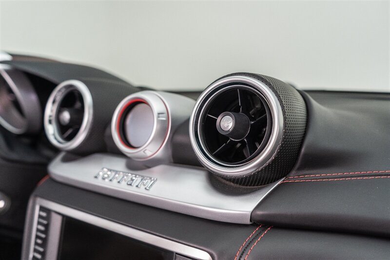 Used 2017 Ferrari California T RWD image 65