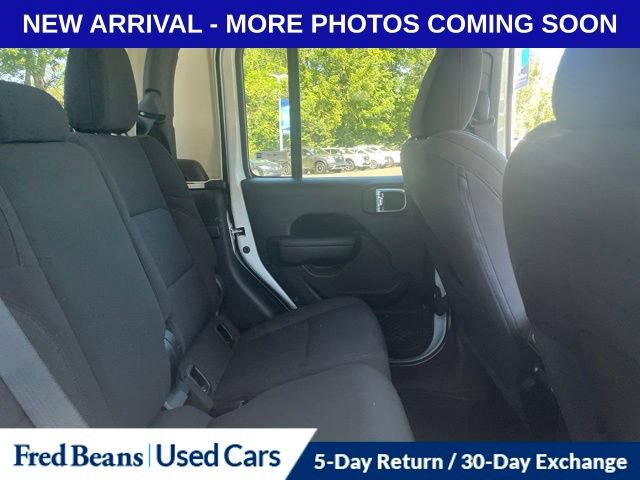 Used 2023 Jeep Gladiator Sport AWD/4WD image 8