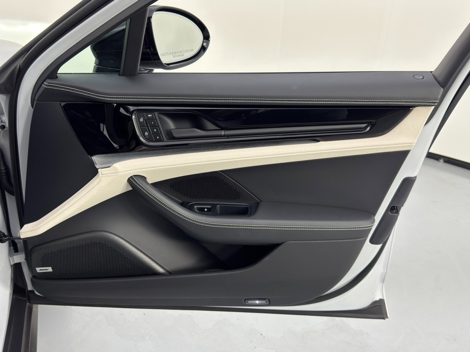 Used 2024 Porsche Panamera 4 w/ Premium Package image 48