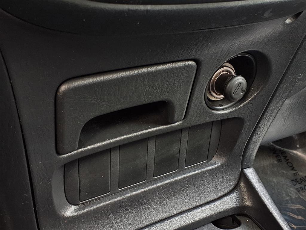 Used 2004 Toyota RAV4 2WD image 9