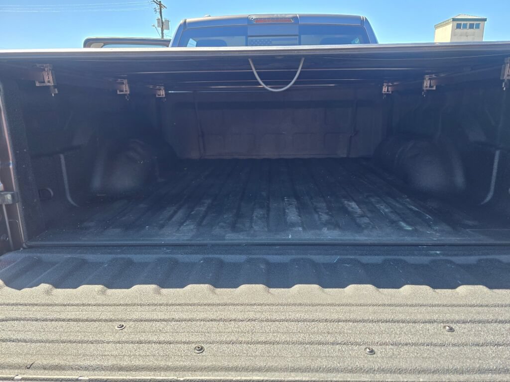 Used 2015 RAM 1500 Classic SLT w/ SLT Plus D←cor Group AWD/4WD image 13