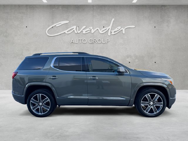 Used 2018 GMC Acadia Denali w/ Technology Package FWD image 17