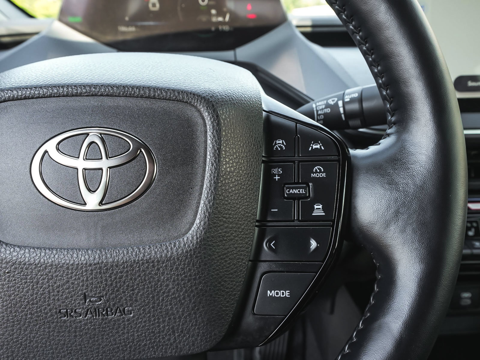 Used 2025 Toyota Prius AWD image 19
