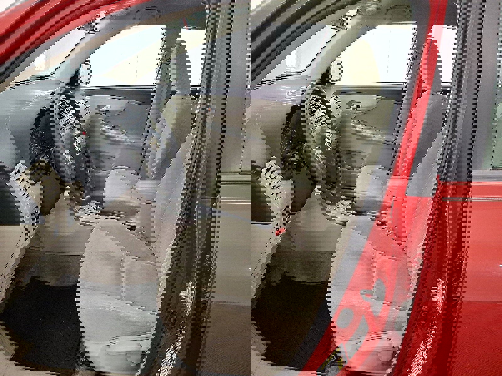 Used 2012 Toyota Corolla LE image 11