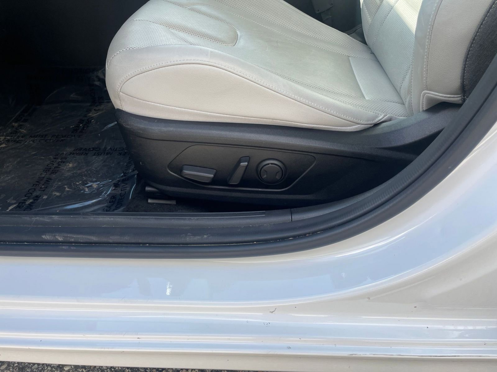 Used 2025 Hyundai Elantra Limited FWD image 22