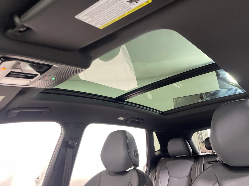 New 2026 Volkswagen Tiguan SE R-Line AWD/4WD image 16