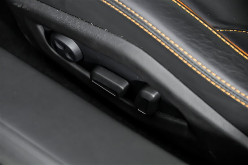 Used 2020 Lamborghini Huracan EVO RWD image 18