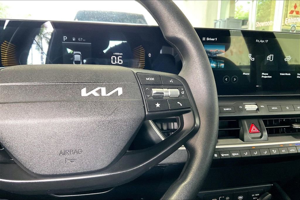 Used 2025 Kia K4 LXS FWD image 9