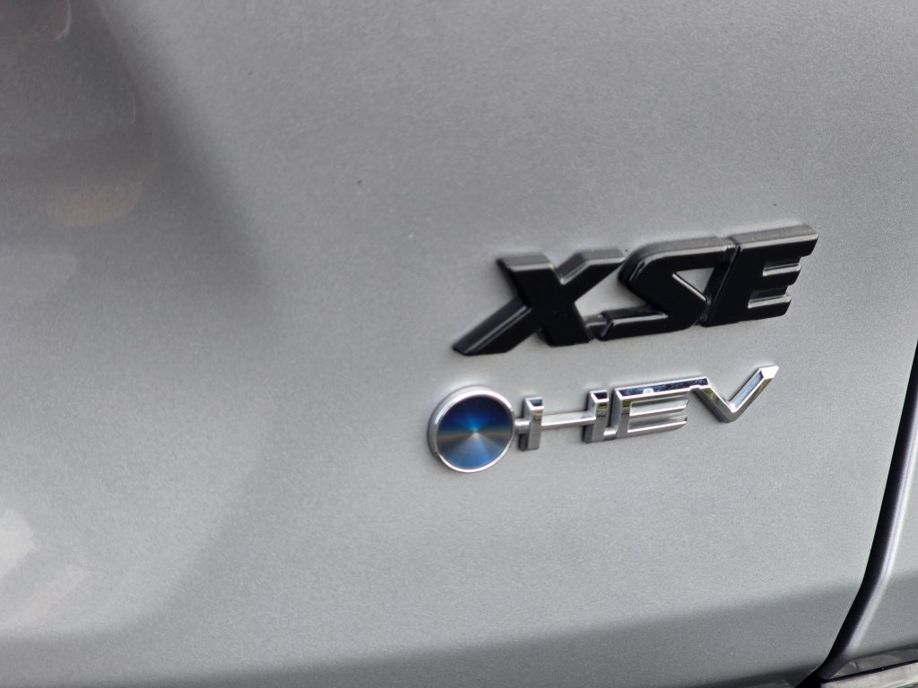 Used 2025 Toyota RAV4 XSE w/ Advanced Technology Package AWD/4WD image 34