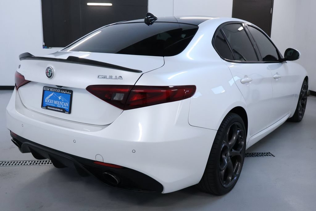 Used 2018 Alfa Romeo Giulia Ti Sport w/ Quick Order Package 22S Sport AWD/4WD image 7