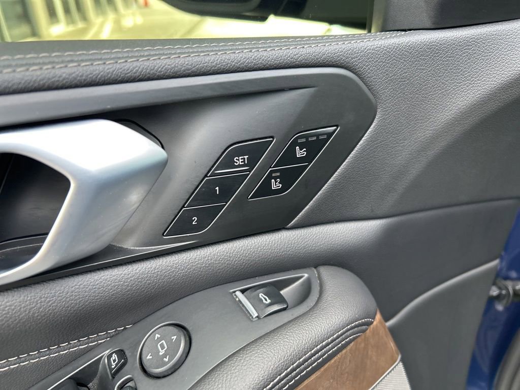 Used 2020 BMW X5 M50i image 48