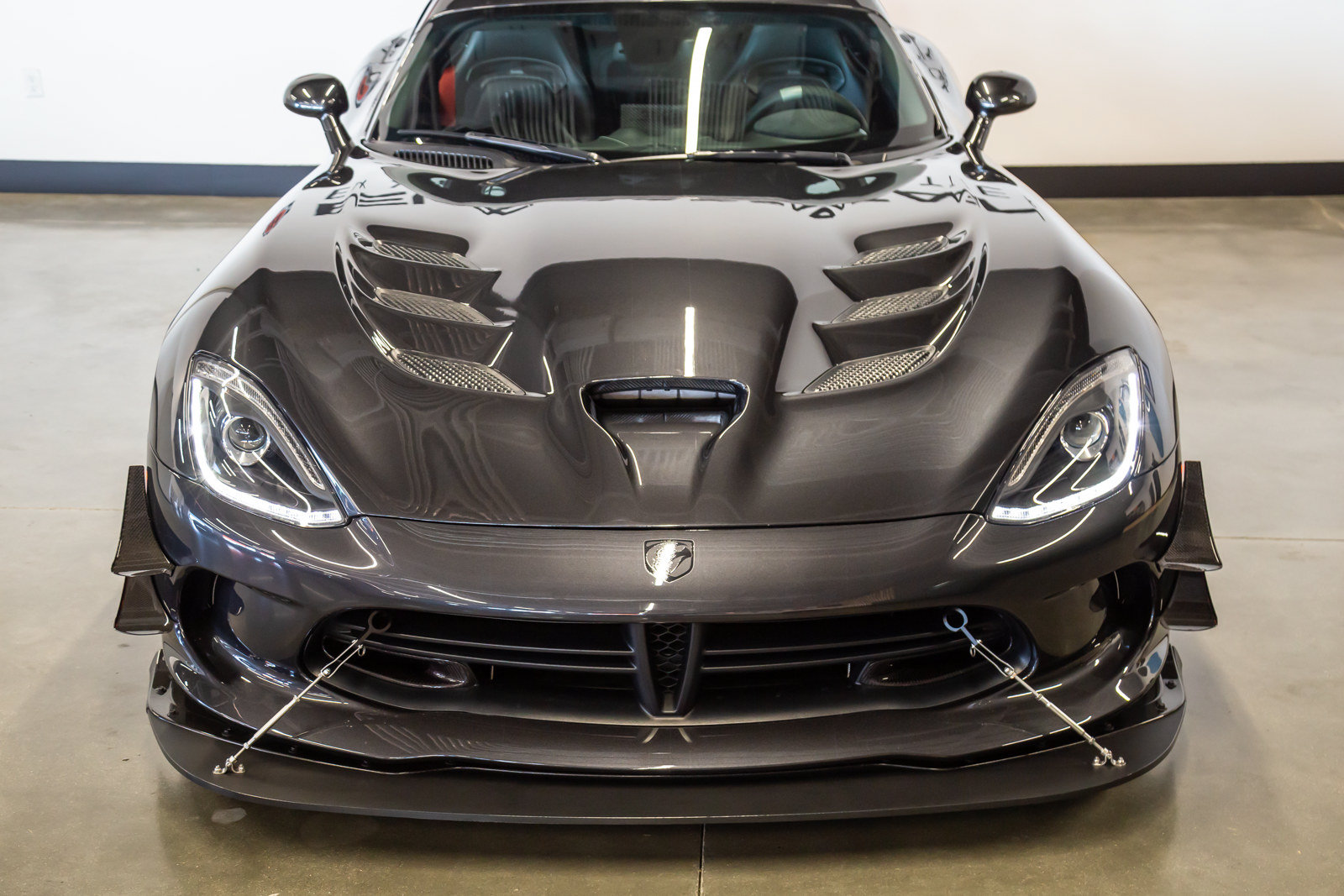 Used 2016 Dodge Viper ACR w/ Exterior Carbon Fiber Package RWD image 4