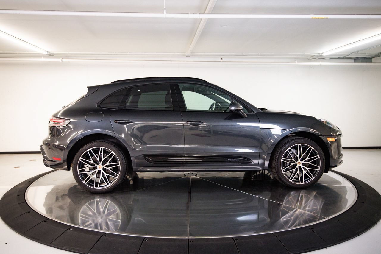 Certified 2024 Porsche Macan AWD/4WD image 8