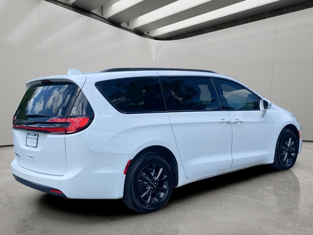 Used 2021 Chrysler Pacifica Touring w/ S Appearance Package FWD image 5