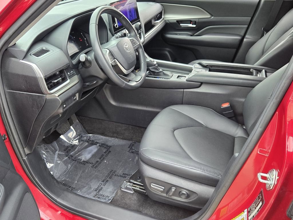 Used 2024 Toyota Grand Highlander XLE image 10