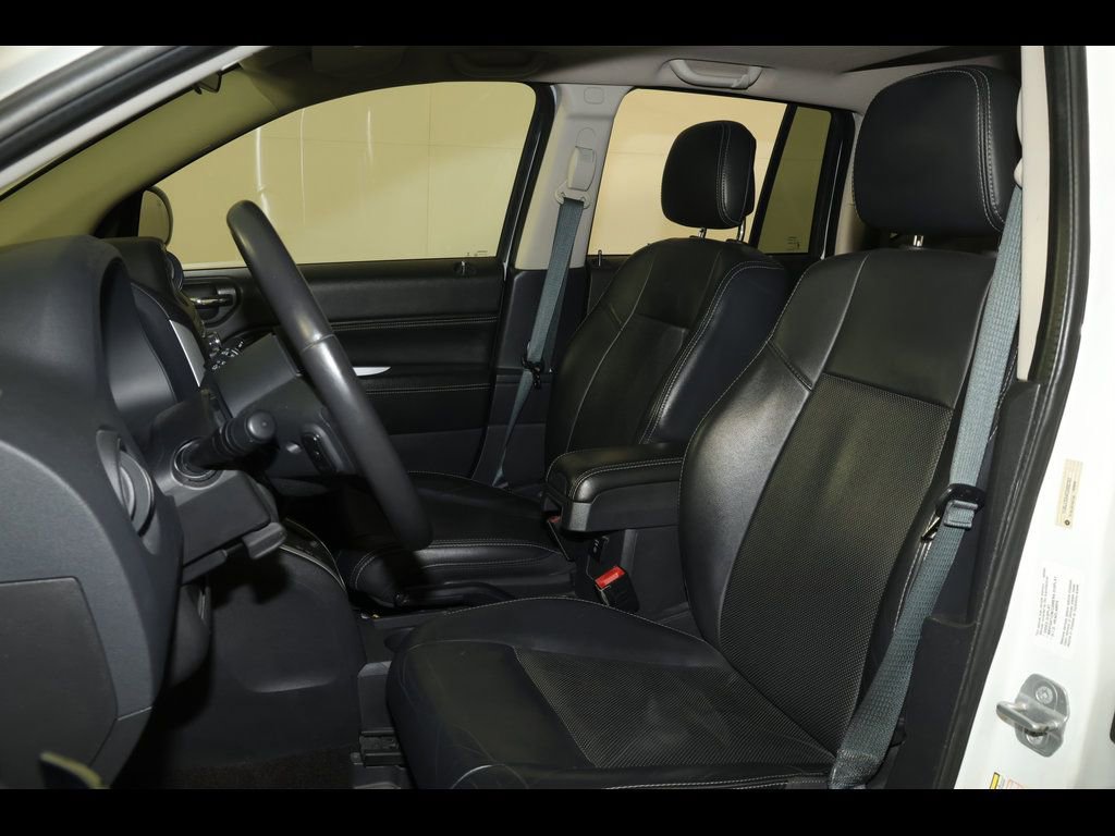 Used 2014 Jeep Compass Latitude image 16