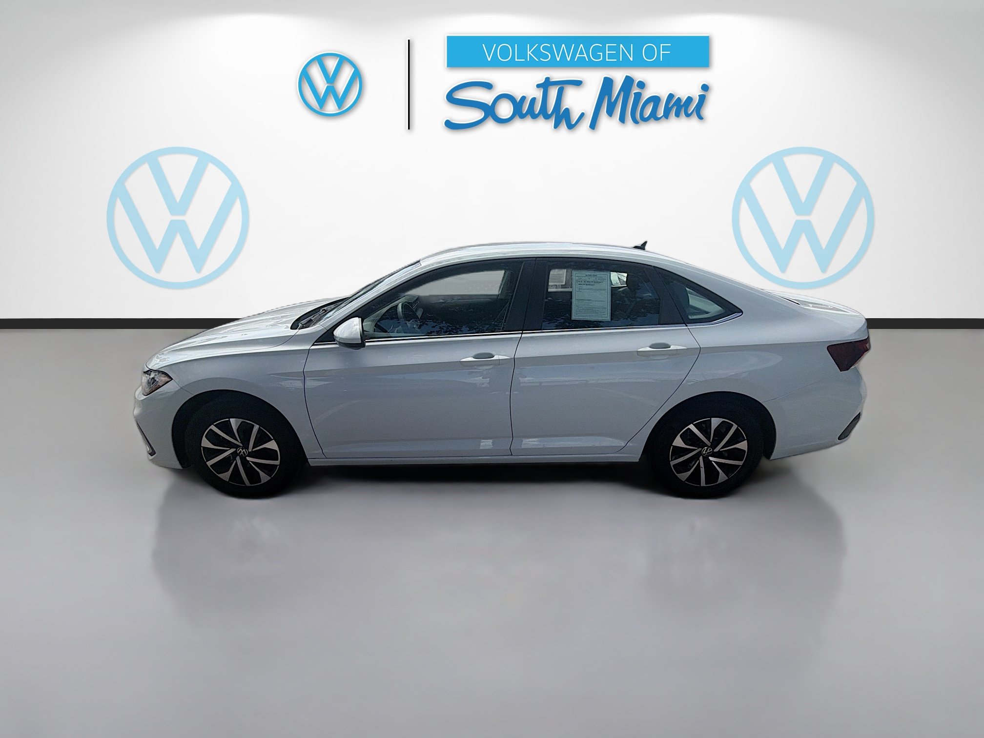 Certified 2025 Volkswagen Jetta S FWD image 4