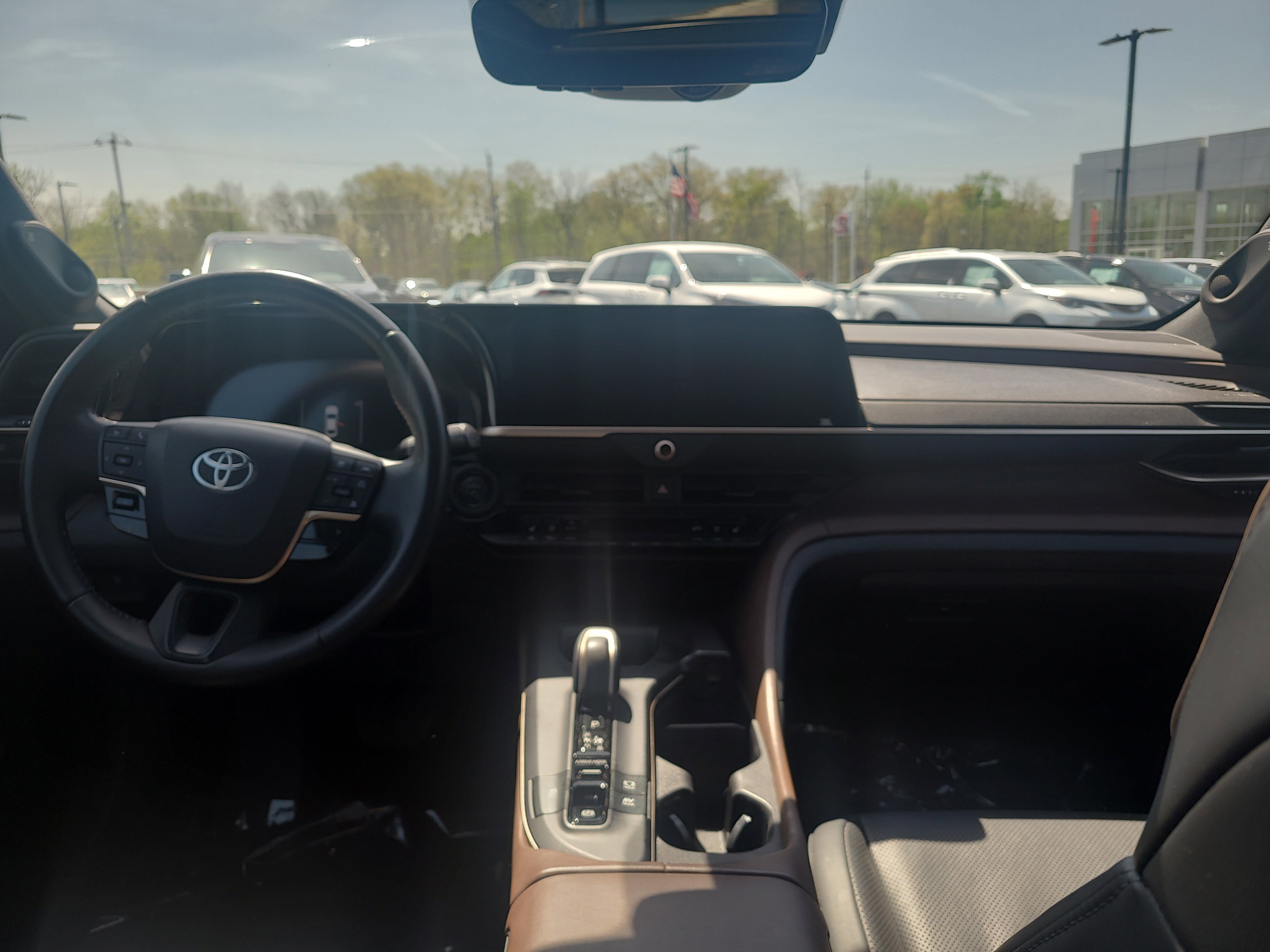 Certified 2023 Toyota Crown Limited w/ Advanced Technology Package image 18