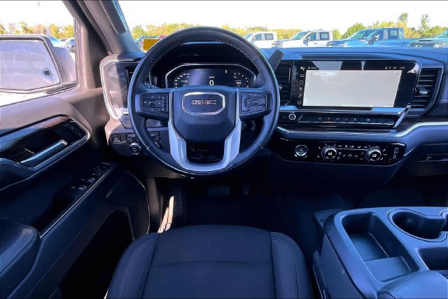 Used 2024 GMC Sierra 1500 SLE AWD/4WD image 9