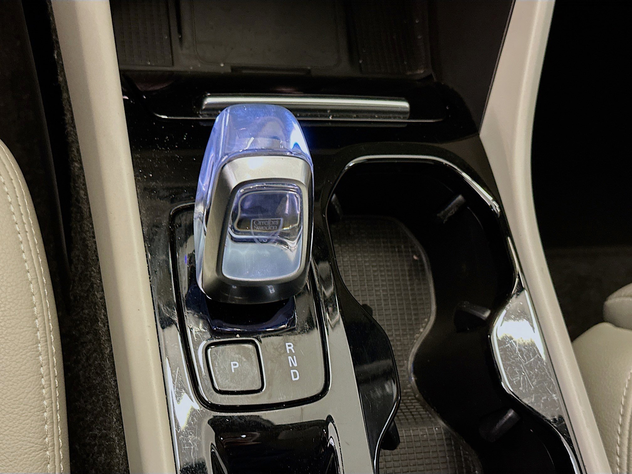 Used 2024 Volvo XC40 B5 Plus image 25