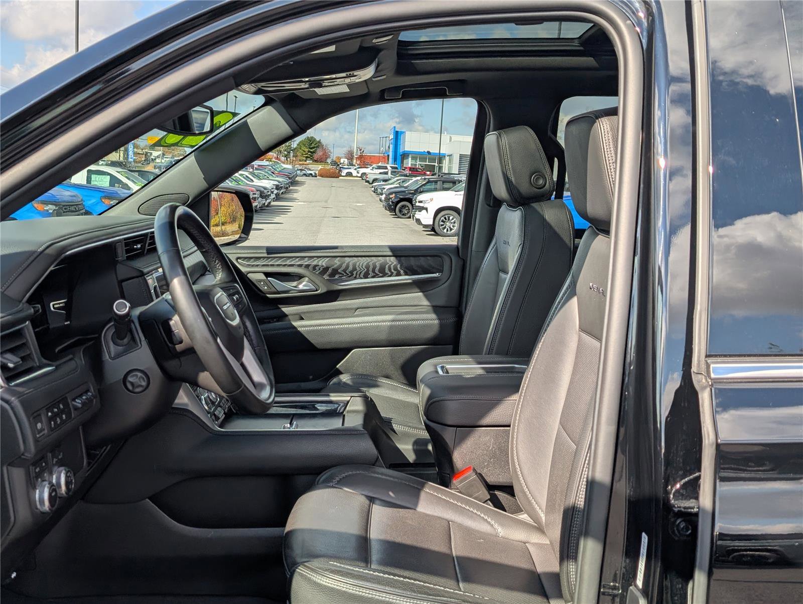 Certified 2023 GMC Yukon Denali image 18