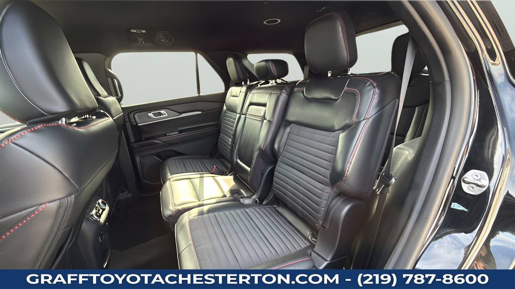 Used 2026 Ford Explorer ST-Line w/ ST-Line Street Pack AWD/4WD image 24
