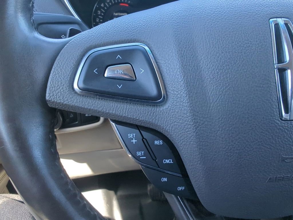 Used 2016 Lincoln MKX Select image 25