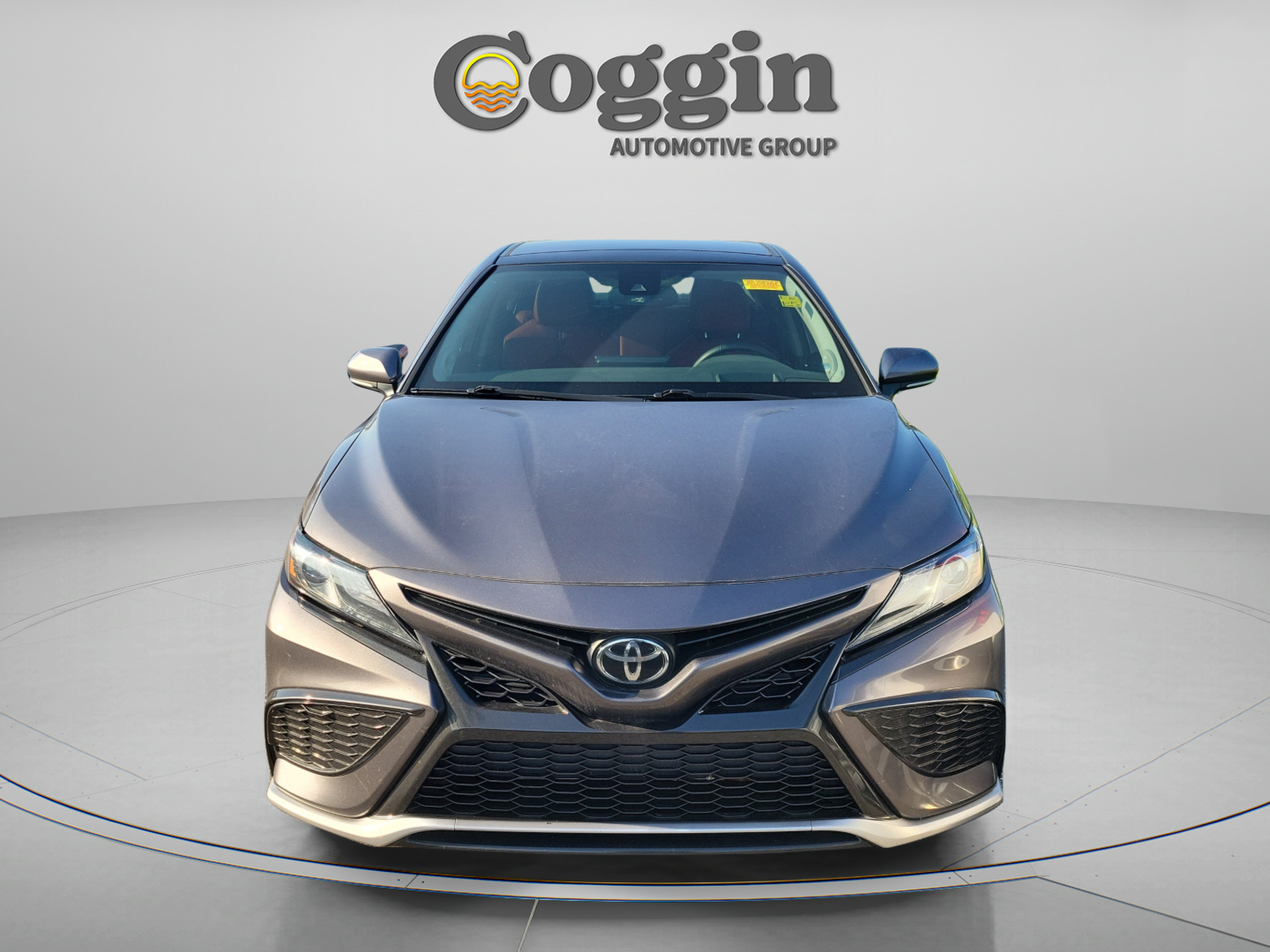 Used 2022 Toyota Camry XSE FWD image 9