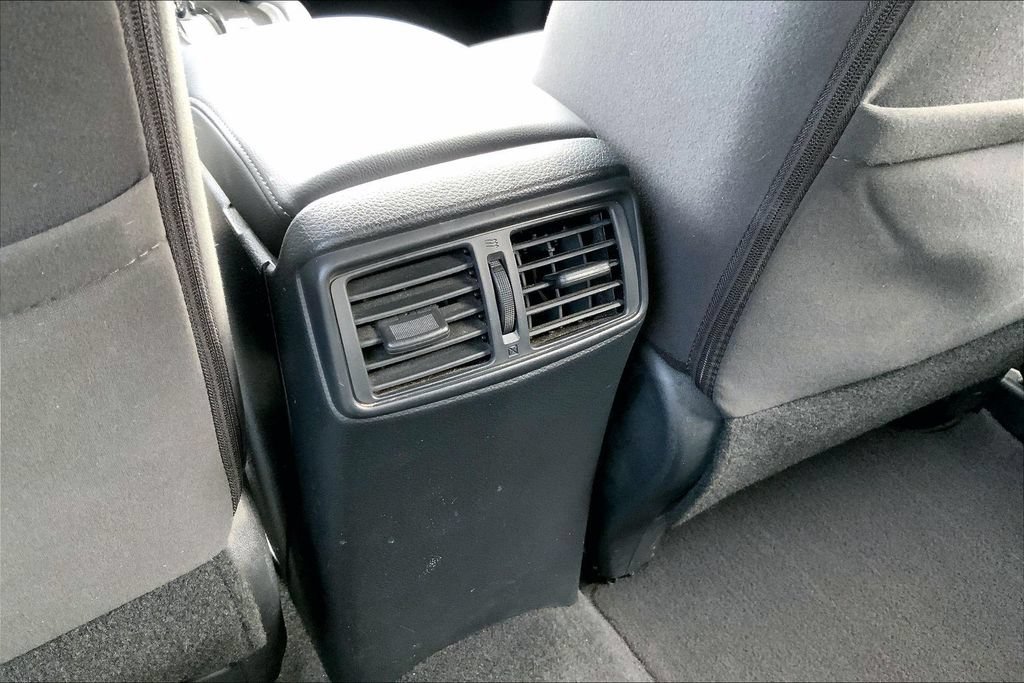 Used 2016 Nissan Rogue S FWD image 10