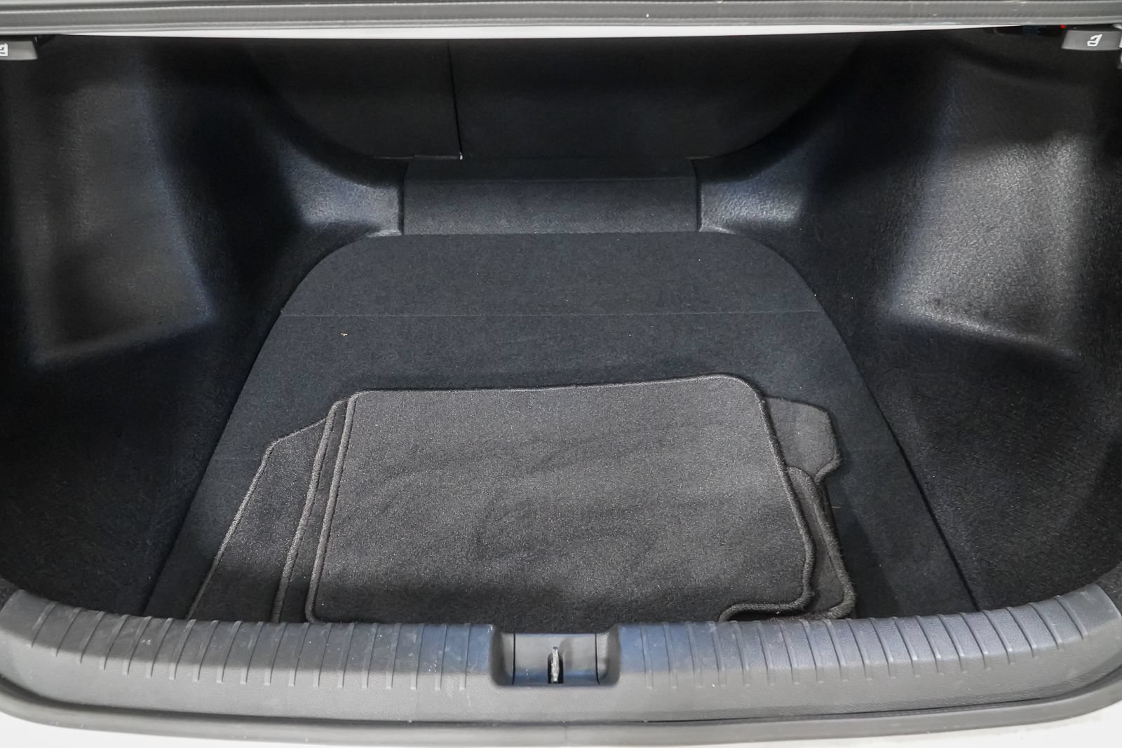 Used 2023 Honda Accord EX image 10