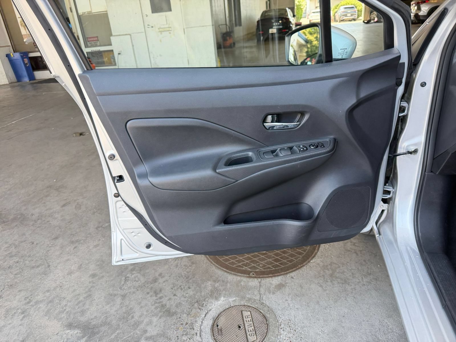 Used 2025 Nissan Versa SV FWD image 18