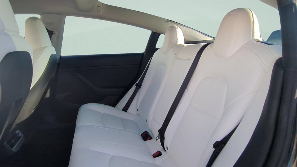 Used 2023 Tesla Model 3 Standard Range RWD image 9