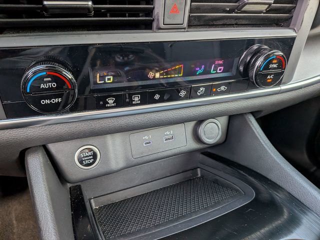 Used 2023 Nissan Rogue SV image 24