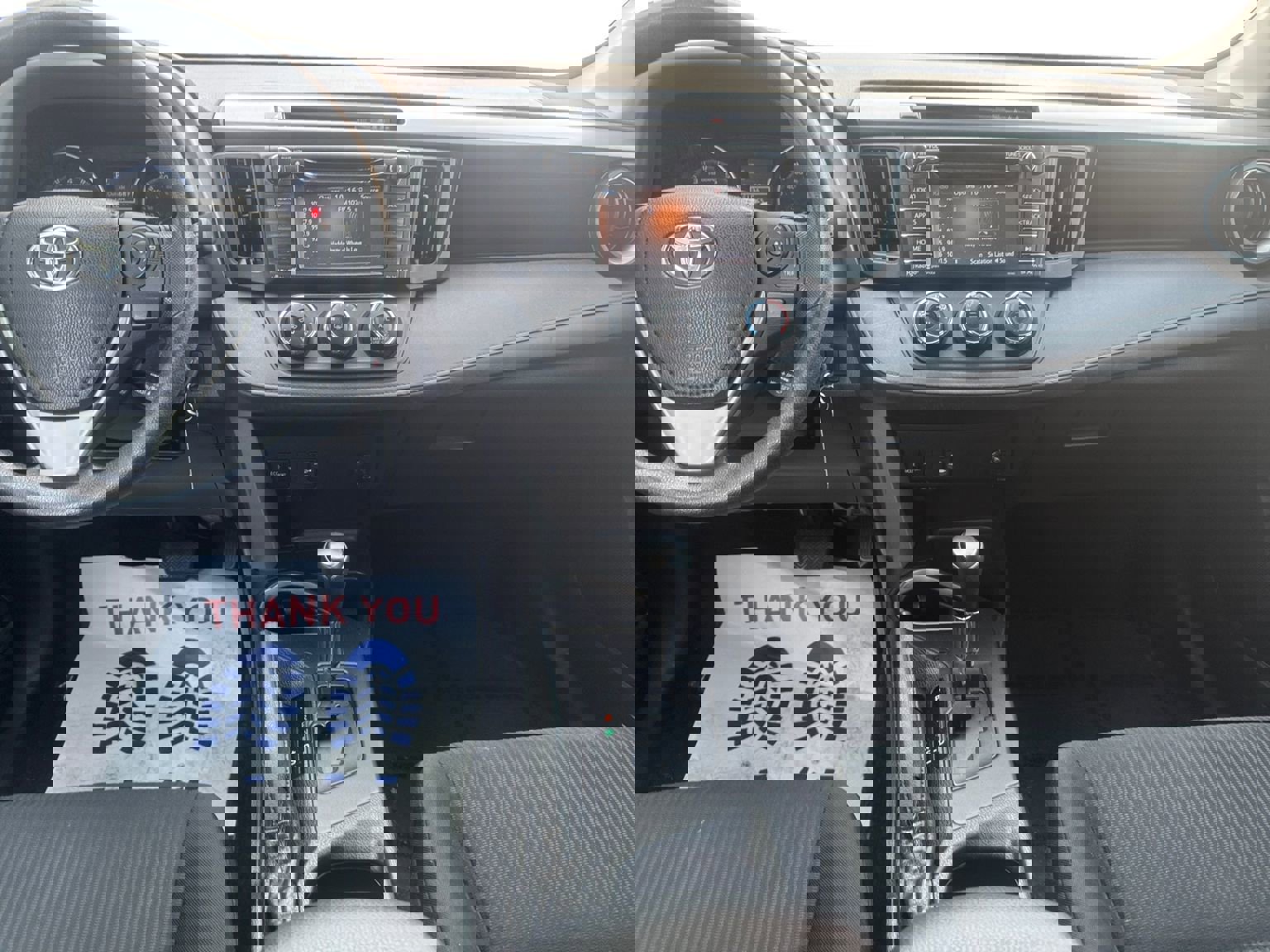 Used 2018 Toyota RAV4 LE w/ Carpet Mat Package image 12