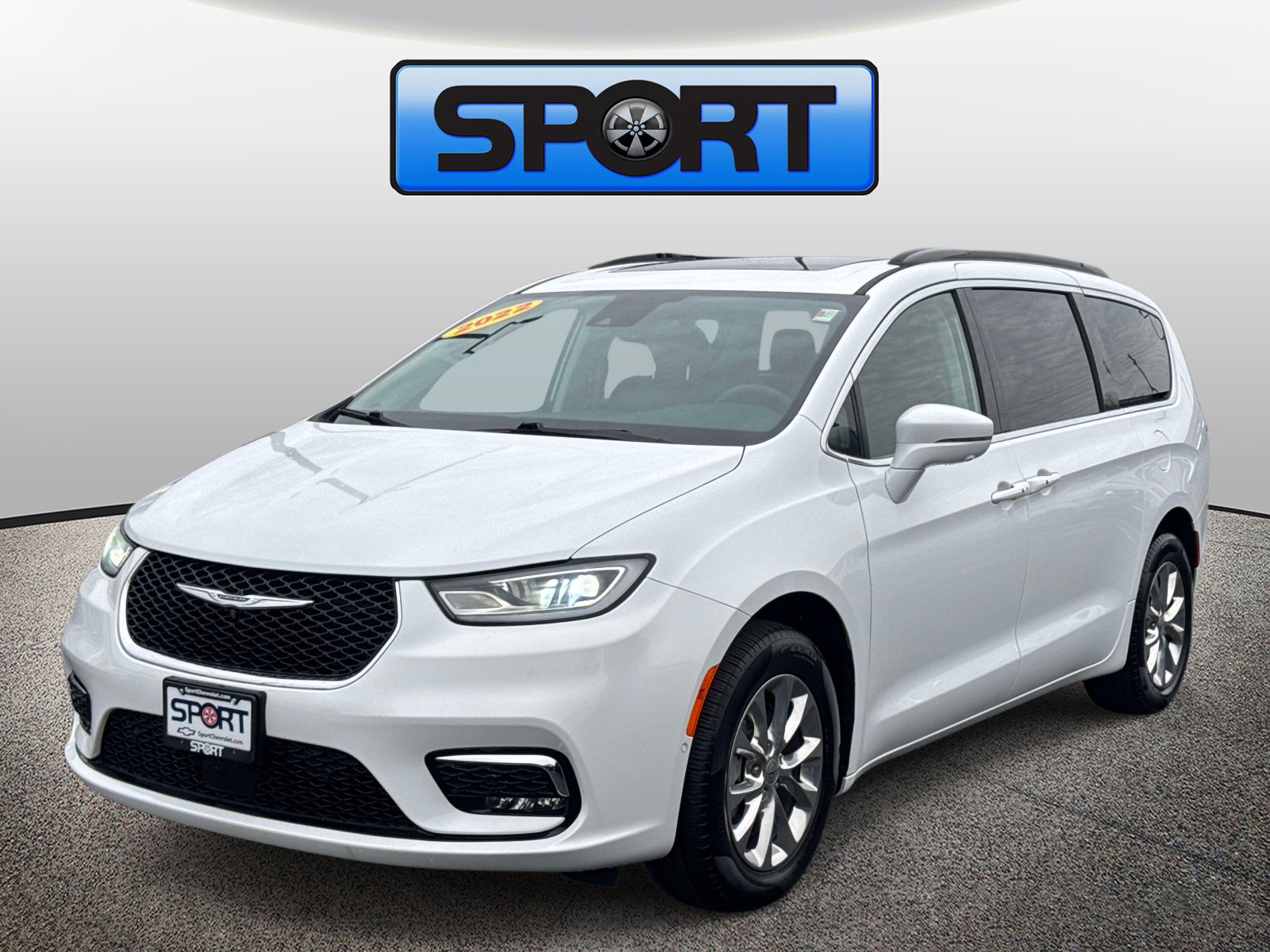 Used 2022 Chrysler Pacifica Touring-L w/ Uconnect Theater Family Group AWD/4WD image 1