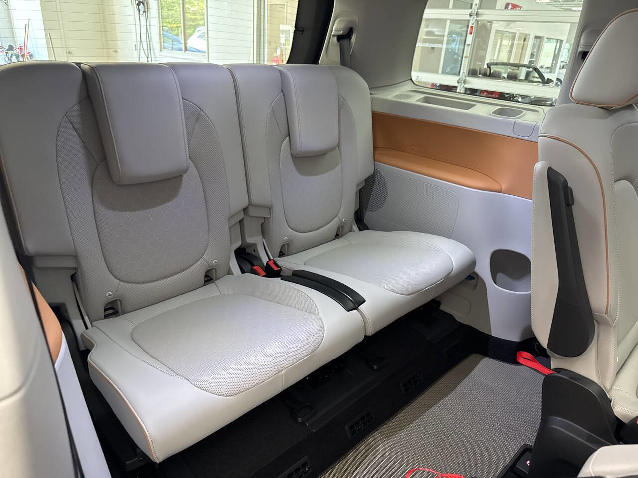 Used 2025 Volkswagen ID. Buzz 1st Edition image 33