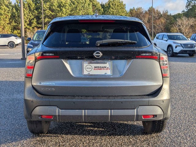 Used 2025 Nissan Kicks SV image 5