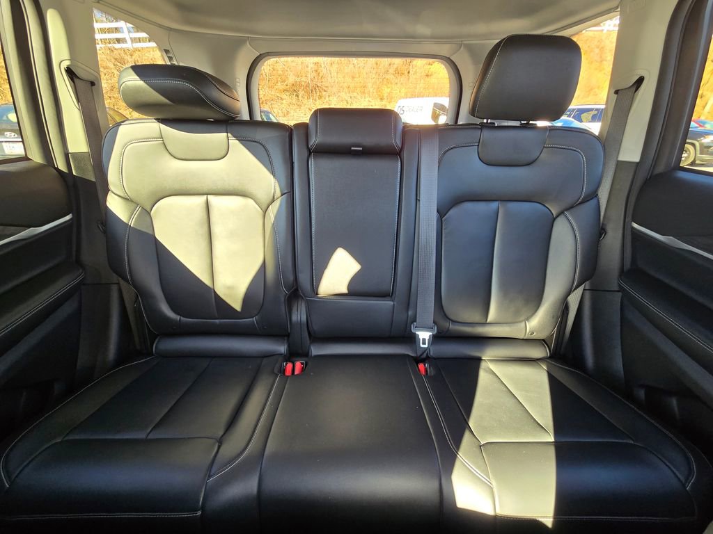 Used 2022 Jeep Grand Cherokee Limited w/ Trailer Tow Prep Group (B) AWD/4WD image 46