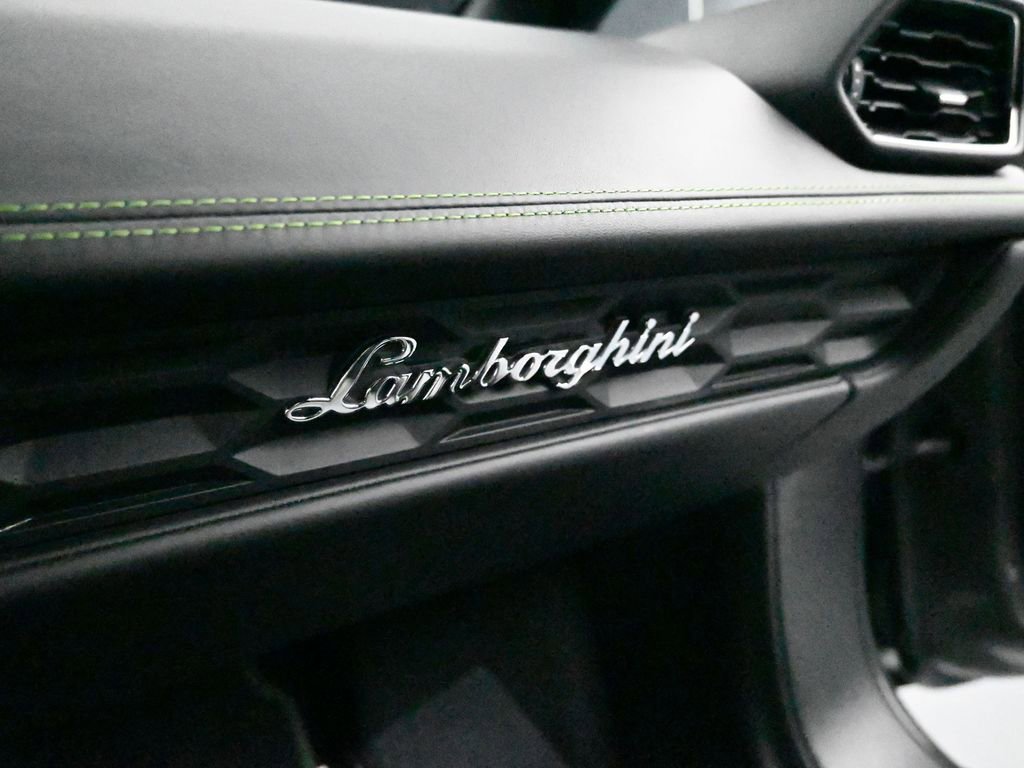 Used 2023 Lamborghini Huracan EVO image 31