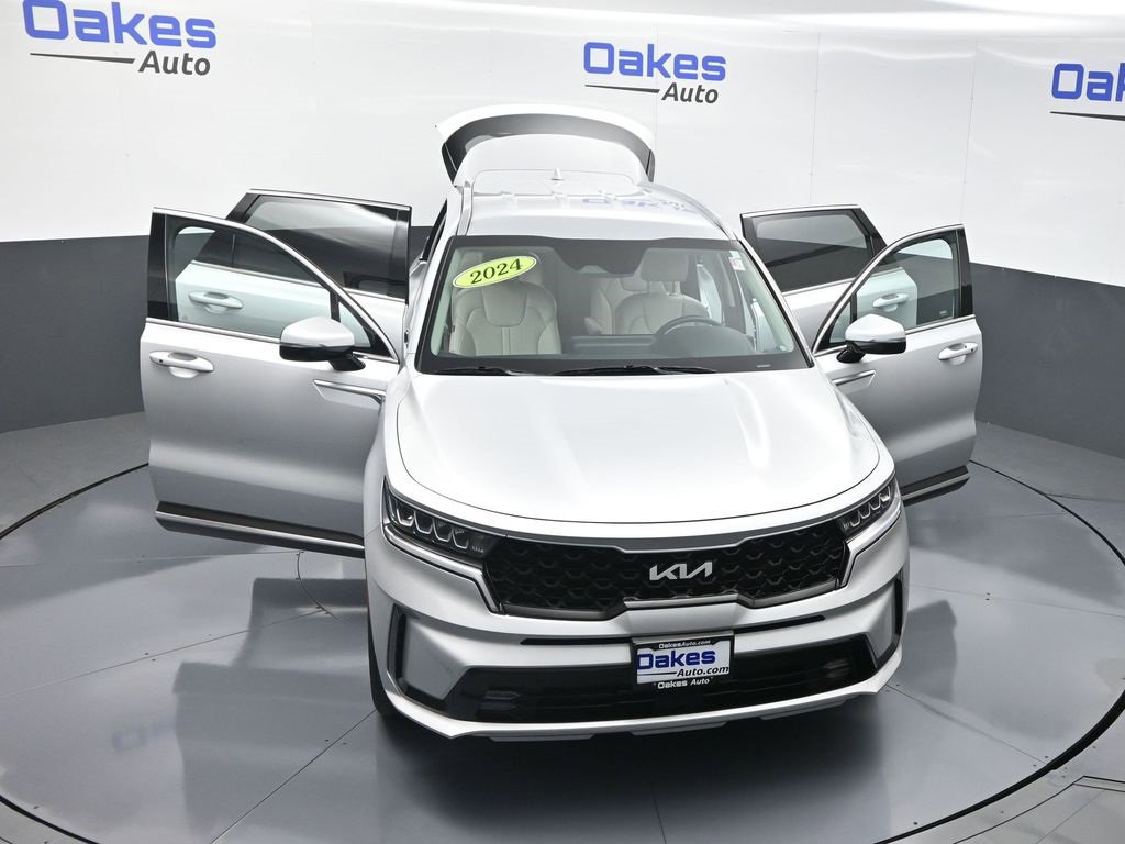 Certified 2024 Kia Sorento EX image 60