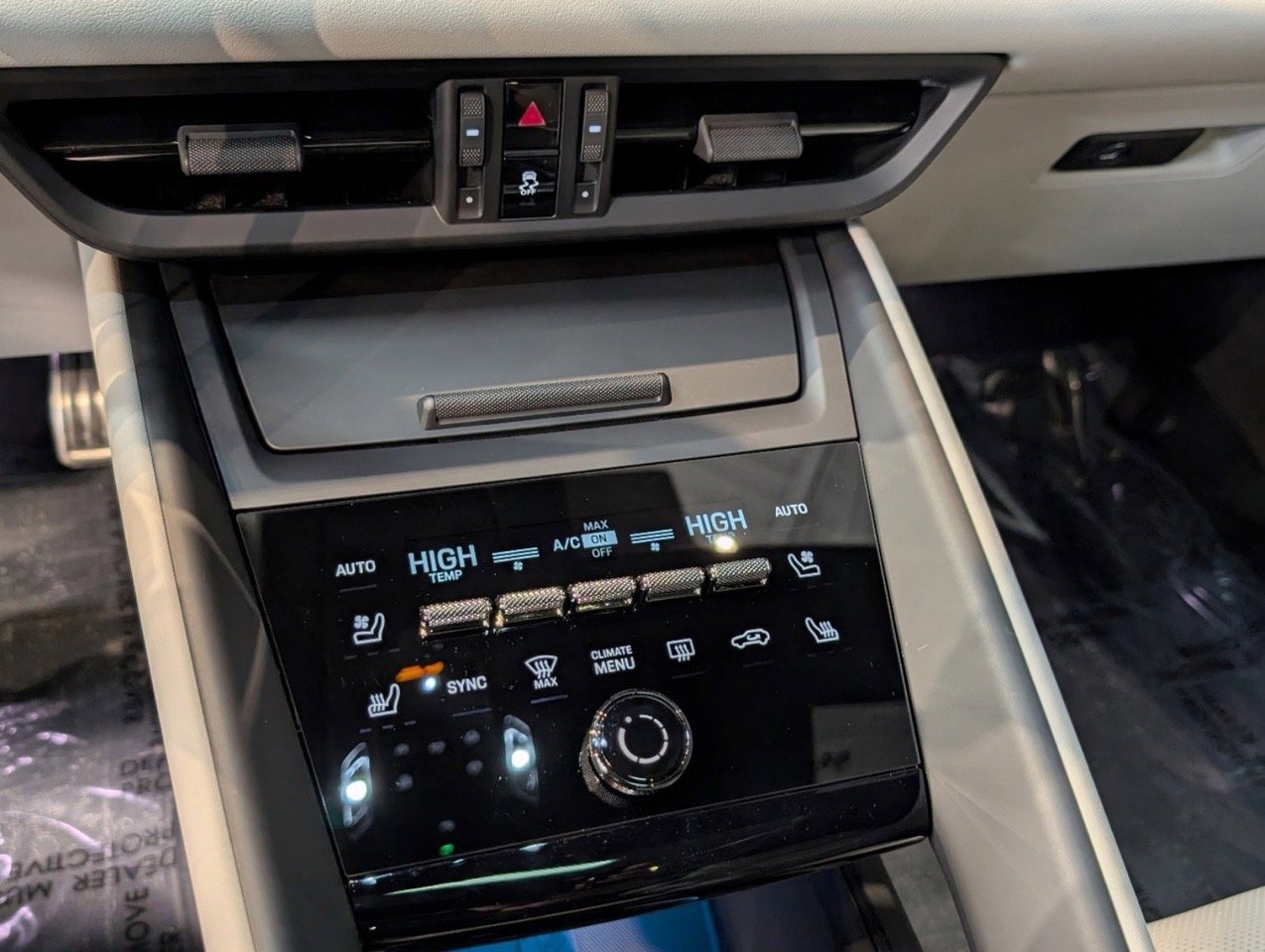 New 2025 Porsche Macan 4S Electric image 21