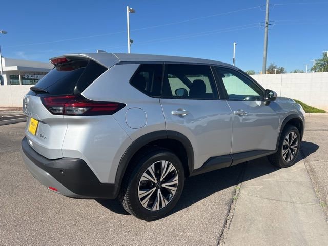Used 2023 Nissan Rogue SV image 4