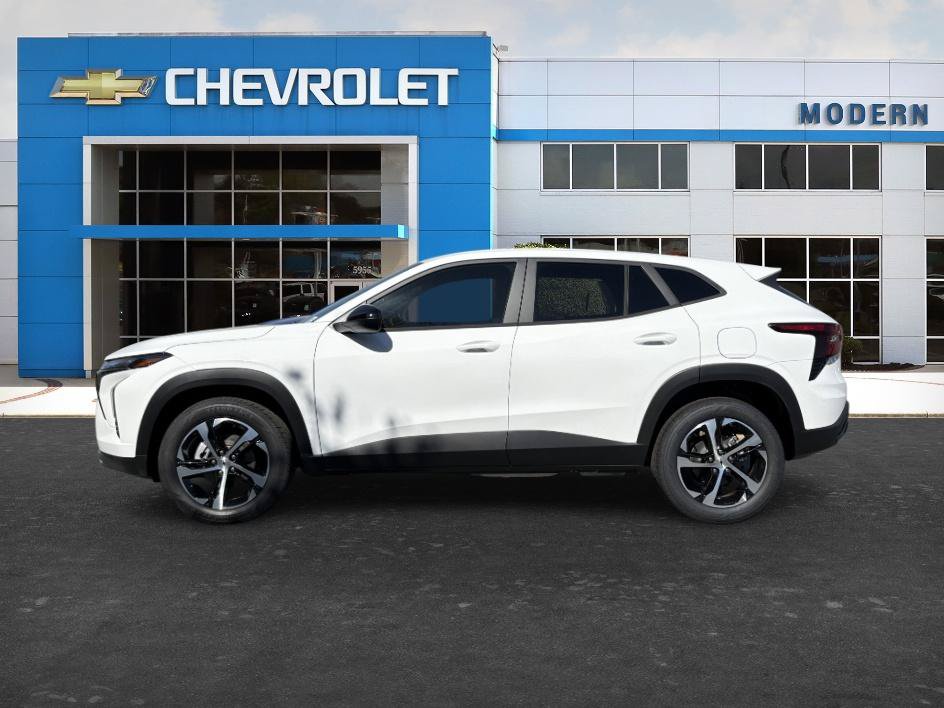 New 2026 Chevrolet Trax RS FWD image 2