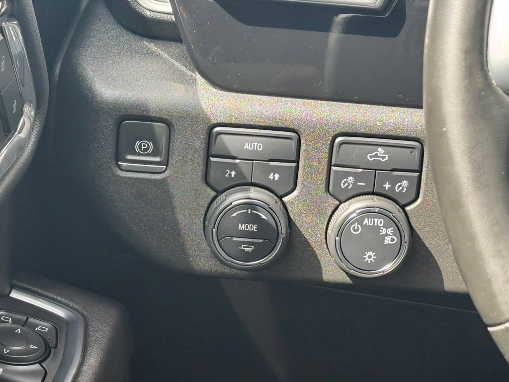 Used 2023 Chevrolet Silverado 1500 LT AWD/4WD image 20