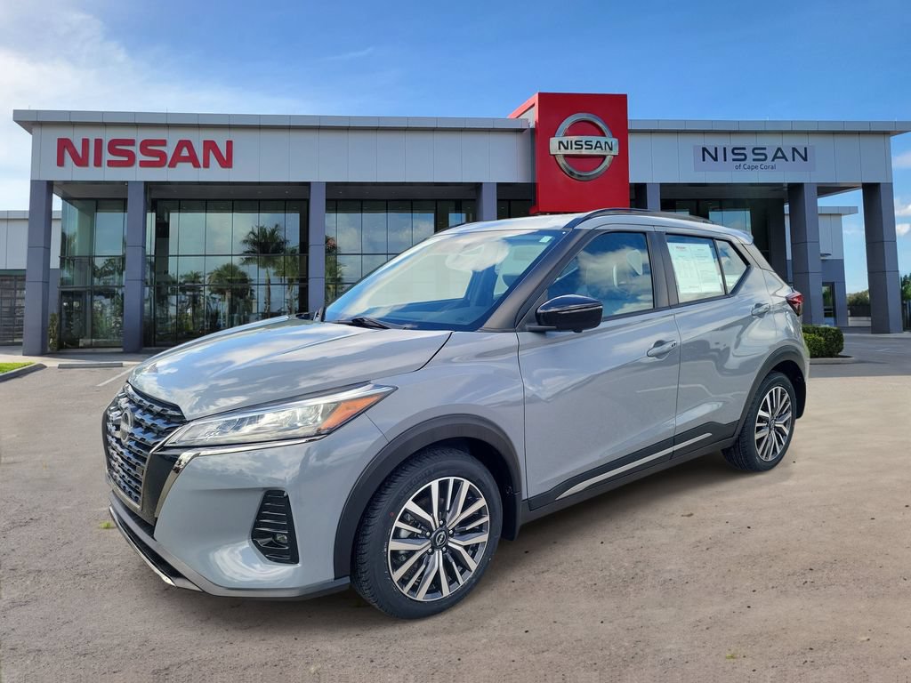Used 2024 Nissan Kicks SR w/ SR Premium Package FWD image 5