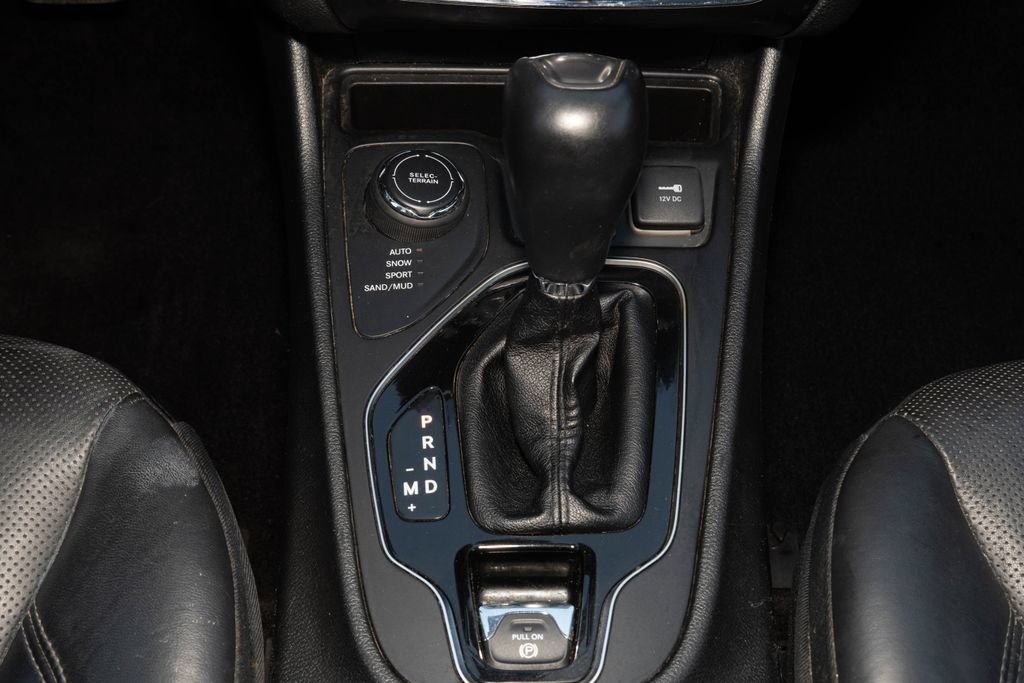 Used 2019 Jeep Cherokee Limited AWD/4WD image 24